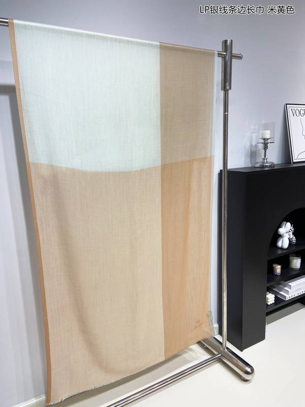 Loro Piana Scarf LPC00058 Loro Piana Scarf LPC00058